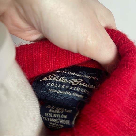 Eddie Bauer Women's Red Turtleneck Sweater with Snowflake Design - Picture 5 of 7